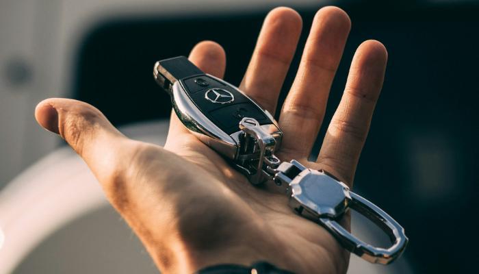 The Pros and Cons of Vehicle Financing