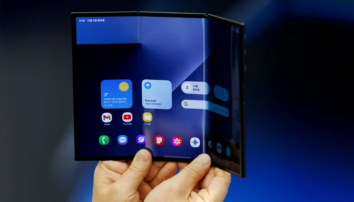 Celular dobrável: tudo sobre essa tecnologia que está transformando o mercado
